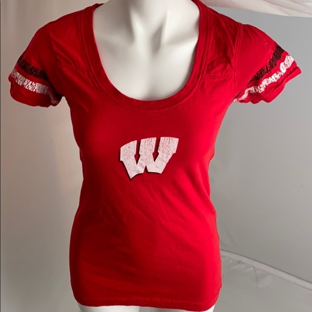 Press Box red University of Wisconsin Badgers short sleeve logo t-shirt M
